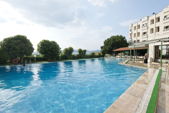 Imagen de la piscina del Hotel Ephesus Hitit. Foto 17