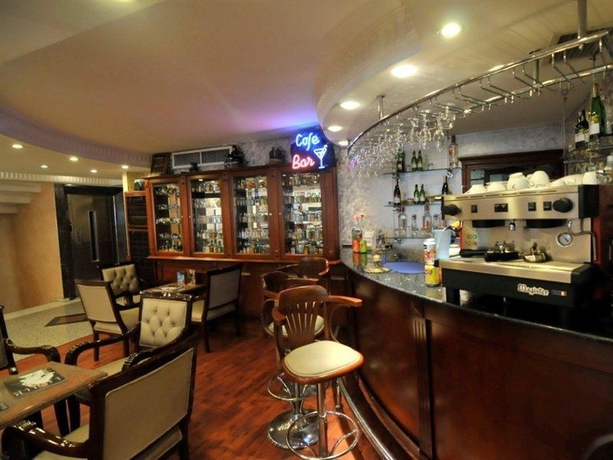 Imagen del bar/restaurante del Hotel Ephesus Istanbul. Foto 3