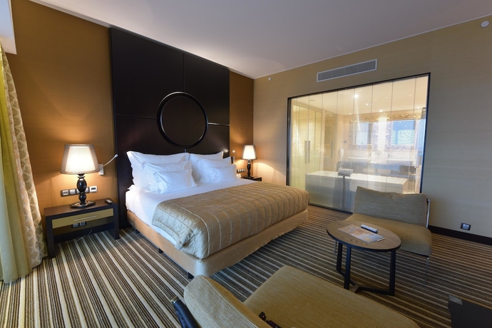 Imagen de la habitación del Hotel Epic Sana Luanda. Foto 12