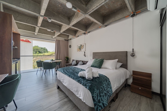 Imagen de la habitación del Hotel Epic Suites x Ahead. Foto 1