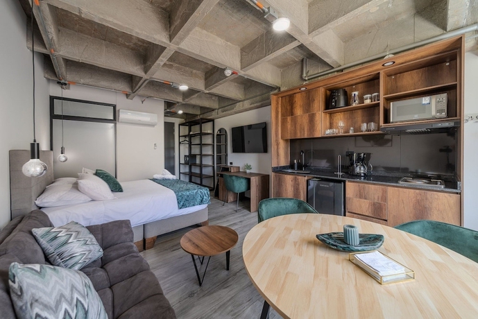 Imagen de la habitación del Hotel Epic Suites x Ahead. Foto 2