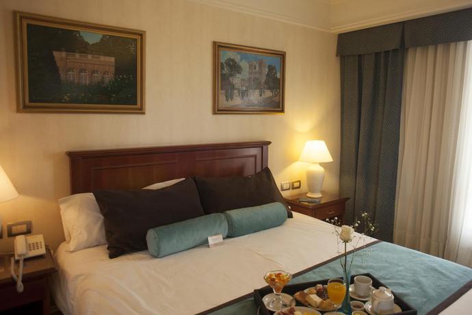 Imagen de la habitación del Hotel Epic Villa Mercedes. Foto 3