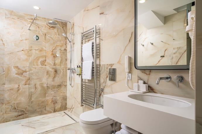 Imagen de la habitación del Hotel Epica. Foto 10