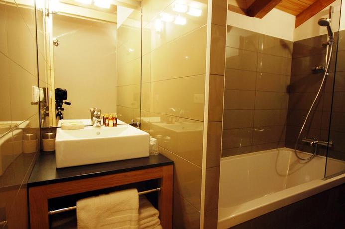 Imagen general del Hotel Epicerie Du Monal. Foto 5