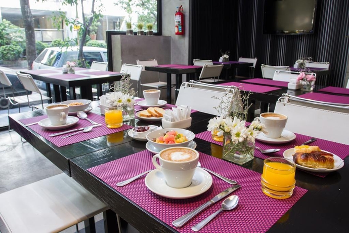 Imagen general del Hotel Epico Recoleta. Foto 6