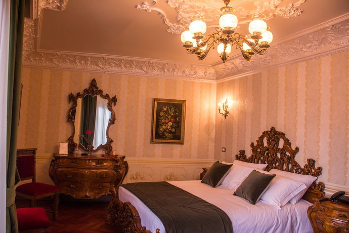 Imagen de la habitación del Hotel Epidamn. Foto 9