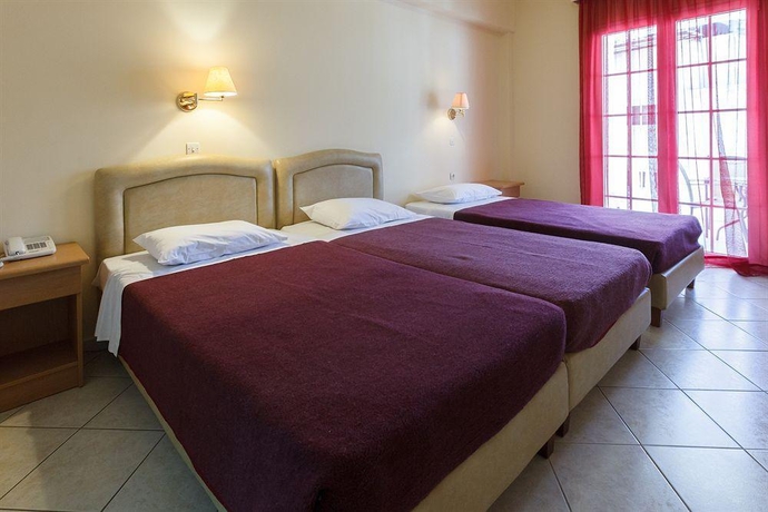 Imagen general del Hotel Epidavria. Foto 11