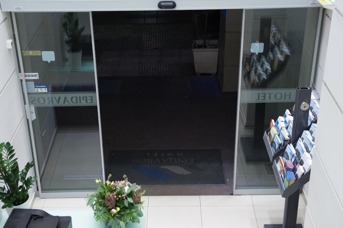 Imagen de los interiores del Hotel Epidavros. Foto 7