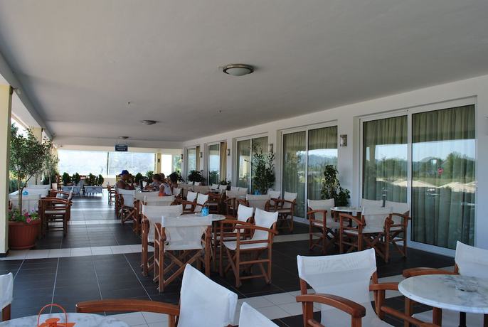 Imagen del bar/restaurante del Hotel Epihotel Odysseas. Foto 3