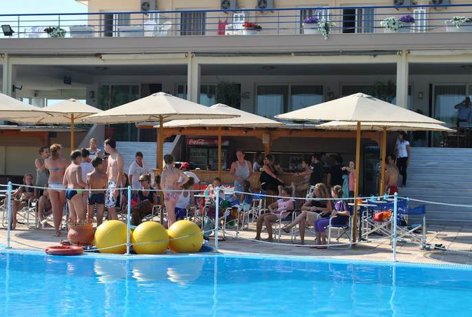 Imagen de la piscina del Hotel Epihotel Odysseas. Foto 17