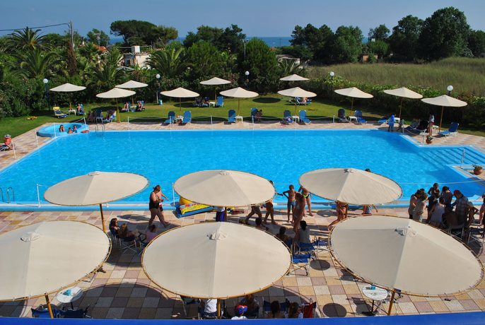 Imagen de la piscina del Hotel Epihotel Odysseas. Foto 18