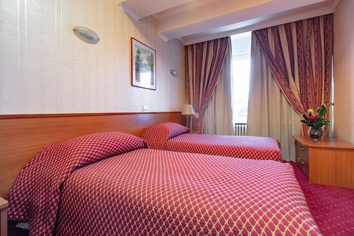 Imagen general del Hotel Epinal - Bitola. Foto 1