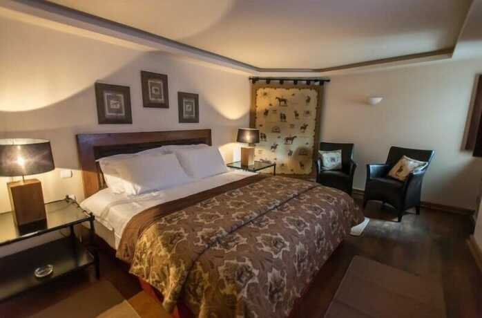 Imagen general del Hotel Epoches Luxury Suites. Foto 9