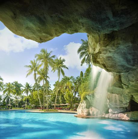 Imagen de la piscina del Hotel Equatorial Penang. Foto 17