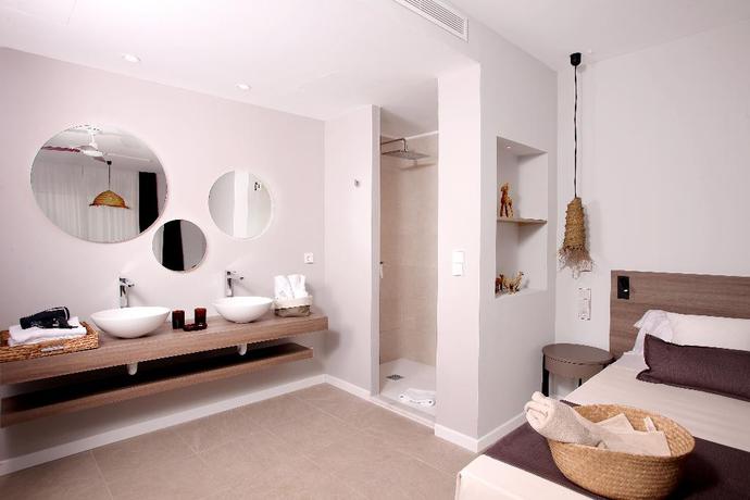 Imagen de la habitación del Hotel Eques Petit Resort. Foto 3