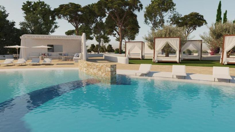 Imagen de la piscina del Hotel Eques Petit Resort. Foto 9