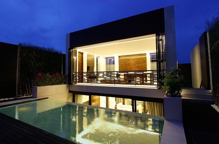 Imagen de la piscina del Hotel Equilibria Seminyak. Foto 13