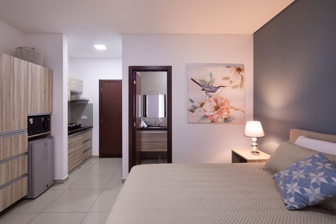 Imagen de la habitación del Hotel Equipetrol Suites Apart. Foto 15