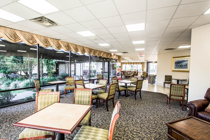 Imagen de los interiores del Hotel Equus Inn Ocala. Foto 14