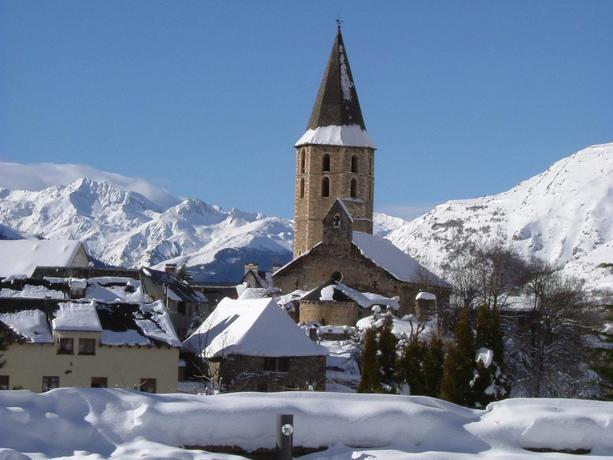 Imagen de los exteriores del Hotel Era Cuma. Foto 6