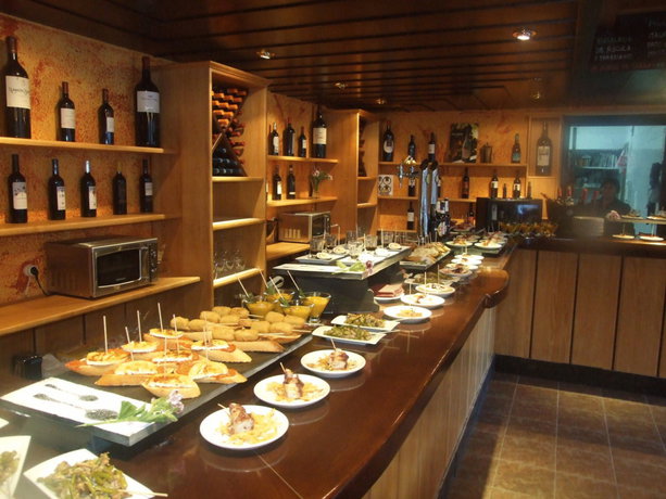 Imagen del bar/restaurante del Hotel Era Cuma. Foto 2