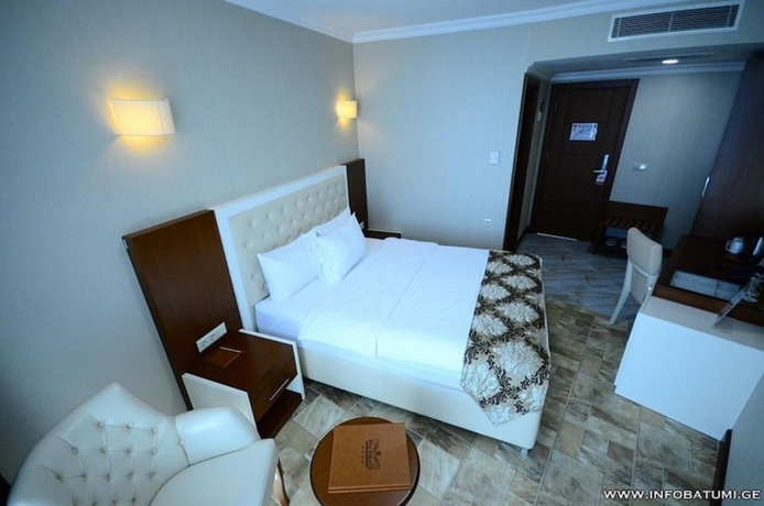 Imagen de la habitación del Hotel Era Palace Gonio. Foto 4
