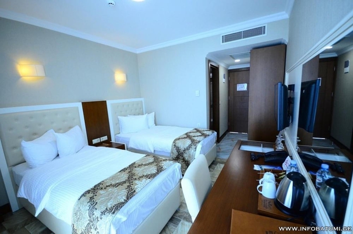 Imagen de la habitación del Hotel Era Palace Gonio. Foto 11