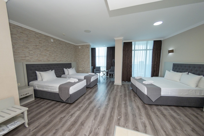 Imagen de la habitación del Hotel Era Palace Gonio. Foto 14