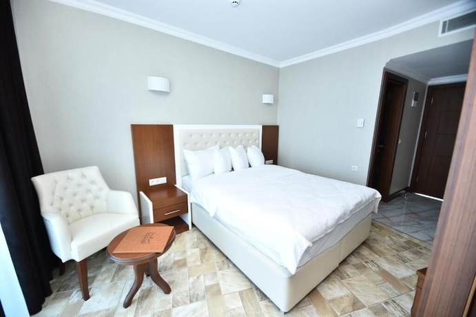 Imagen de la habitación del Hotel Era Palace Gonio. Foto 19