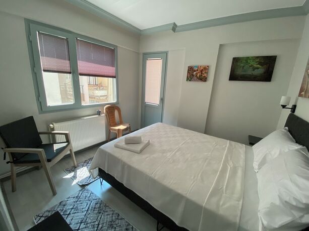 Imagen de la habitación del Hotel Eraliz. Foto 15