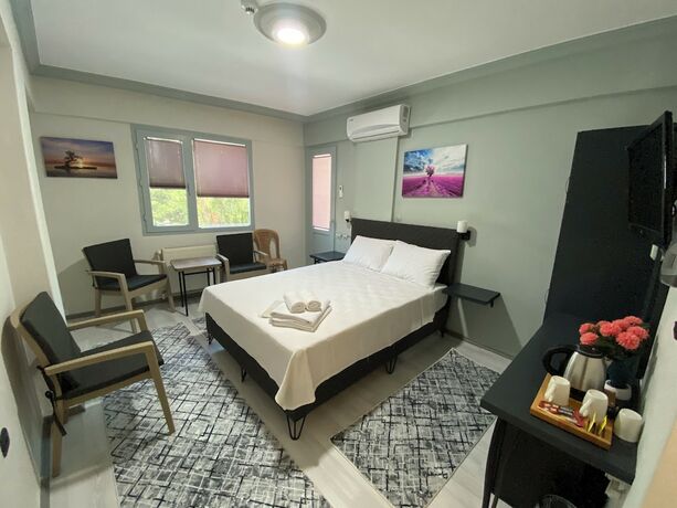 Imagen de la habitación del Hotel Eraliz. Foto 19