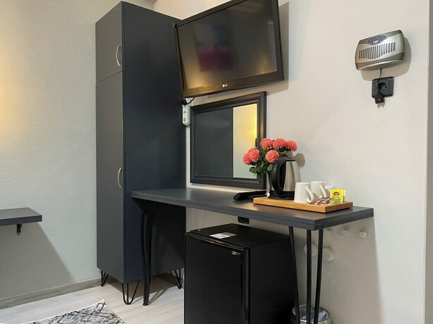 Imagen general del Hotel Eraliz. Foto 12