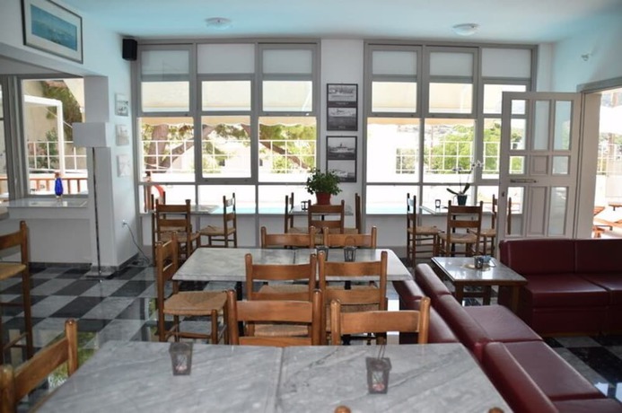 Imagen del bar/restaurante del Hotel Erato, Aegina. Foto 4