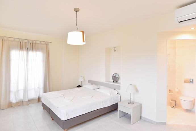 Imagen de la habitación del Hotel Erato, Aegina. Foto 10