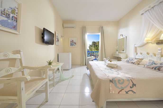 Imagen de la habitación del Hotel Erato Mykonos. Foto 3