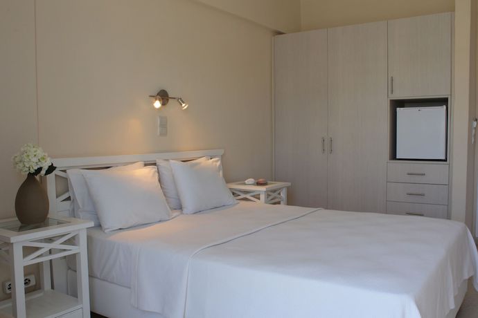 Imagen de la habitación del Hotel Erato Mykonos. Foto 12