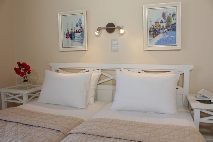 Imagen de la habitación del Hotel Erato Mykonos. Foto 13