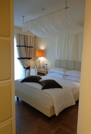 Imagen de la habitación del Hotel Erbavoglio. Foto 4