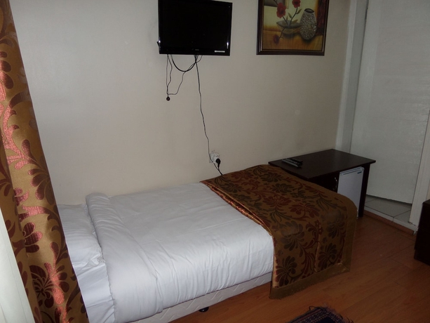 Imagen de la habitación del Hotel Ercan Inn. Foto 4