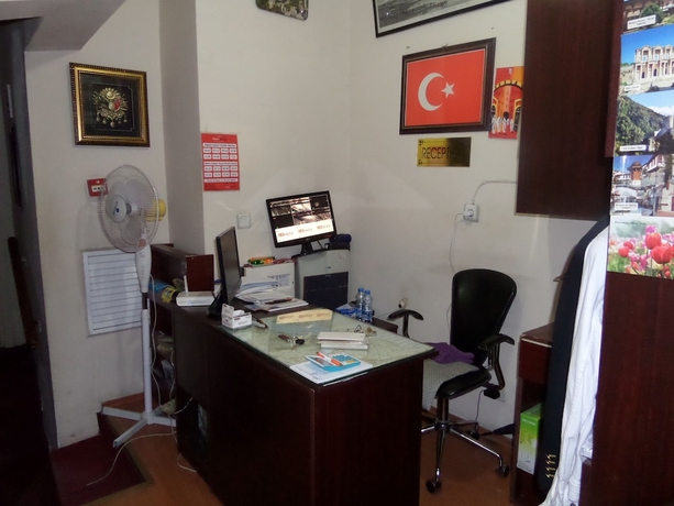 Imagen de los interiores del Hotel Ercan Inn. Foto 19
