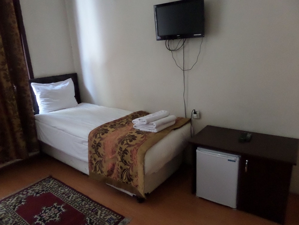 Imagen de la habitación del Hotel Ercan Inn. Foto 9