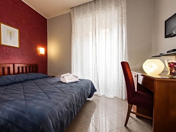 Imagen de la habitación del Hotel Ercoli. Foto 4