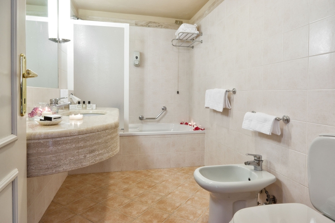 Imagen de la habitación del Hotel Ercolini E Savi. Foto 7