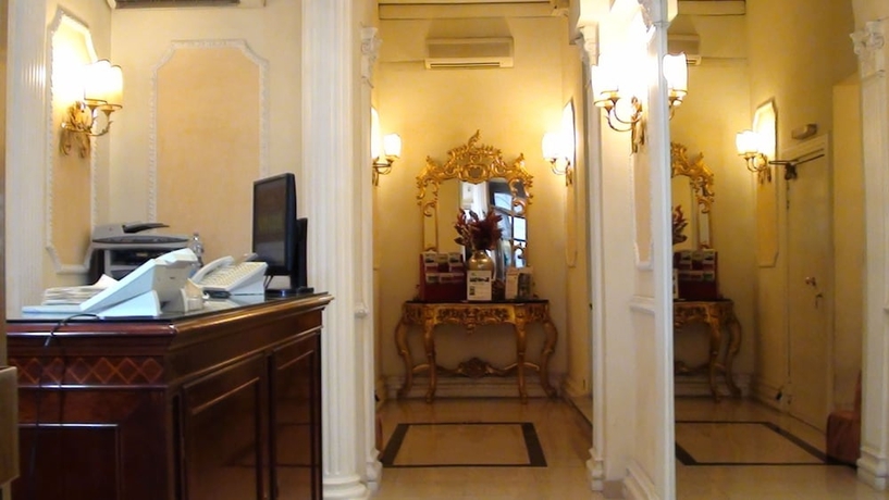 Imagen de los interiores del Hotel Erdarelli. Foto 16