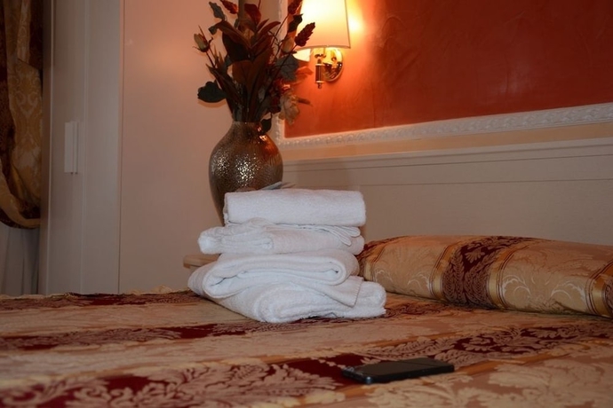 Imagen de la habitación del Hotel Erdarelli. Foto 10