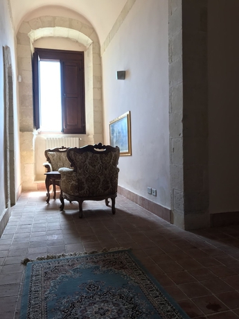 Imagen de los interiores del Hotel Eremo Madonna delle Grazie. Foto 16