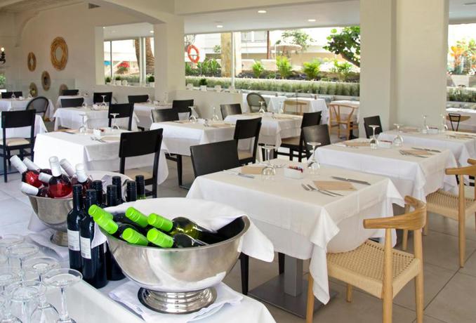 Imagen del bar/restaurante del Hotel Ereza Mar- Adults Only. Foto 3