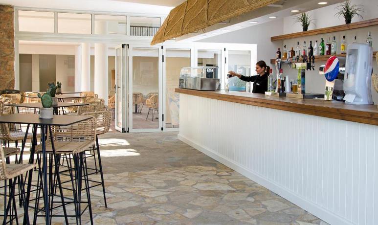 Imagen del bar/restaurante del Hotel Ereza Mar- Adults Only. Foto 4