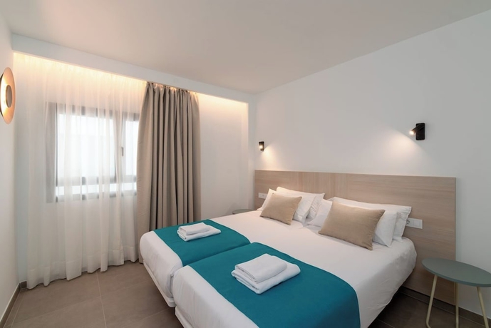 Imagen de la habitación del Hotel Ereza Suites. Foto 11