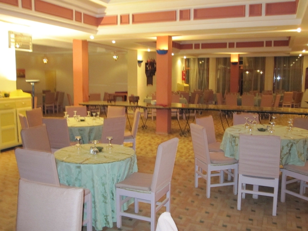 Imagen del bar/restaurante del Hotel Erfoud Le Riad. Foto 2
